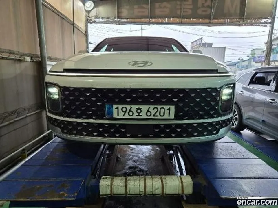 Hyundai Grandeur Hybrid 2023 — photo 1, buy with delivery to Moscow