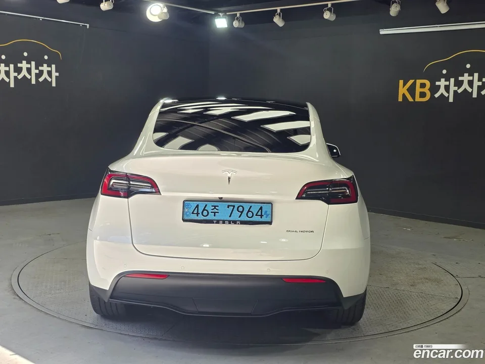Tesla Model Y AWD 2022 — thumbnail 4