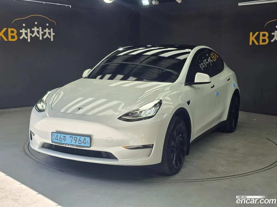 Tesla Model Y AWD 2022 — photo 1, buy with delivery to Moscow