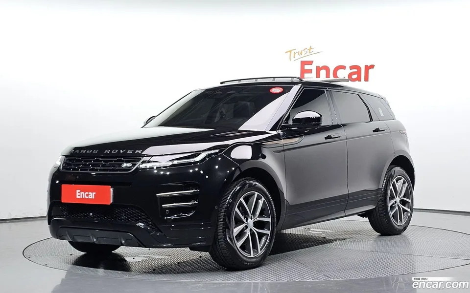Land Rover Range Rover Evoque P250 SE 2024 — photo 1, buy with delivery to Moscow