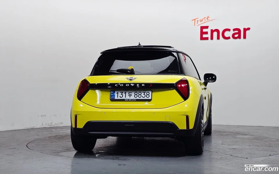 MINI Cooper S 2025 — thumbnail 4