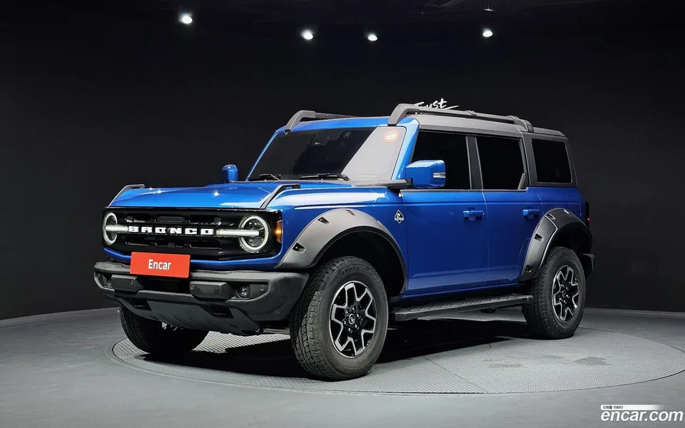 Ford Bronco 2.7 2022 — photo 1, buy with delivery to Moscow