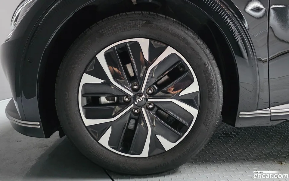 Kia EV6 4WD 2023 — thumbnail 5