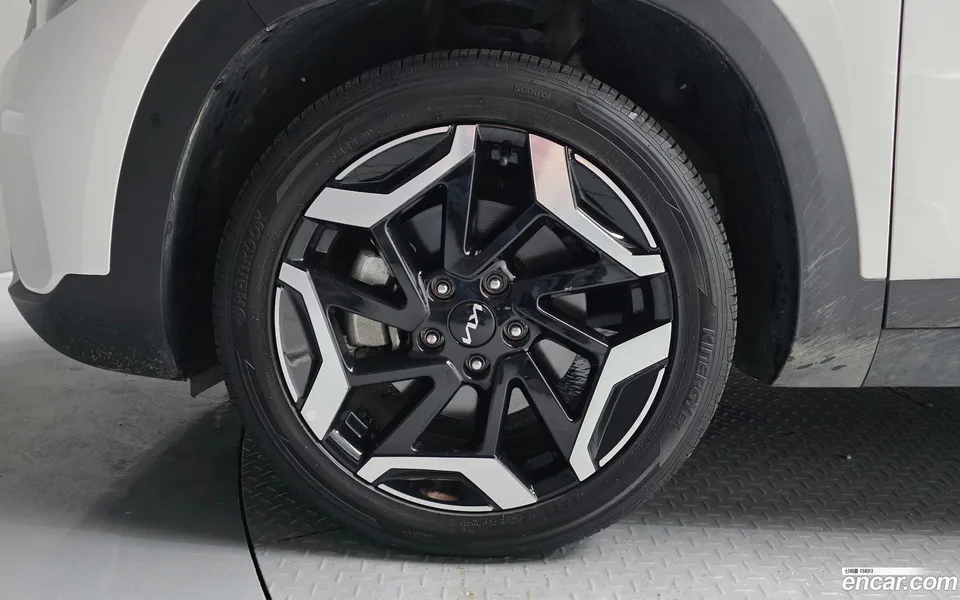 Kia Seltos 1.6 2WD 2023 — thumbnail 2