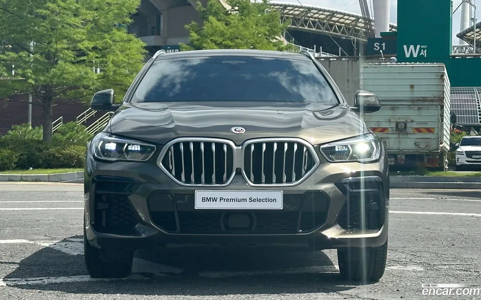 BMW X6 xDrive40i M 2022 — thumbnail 3