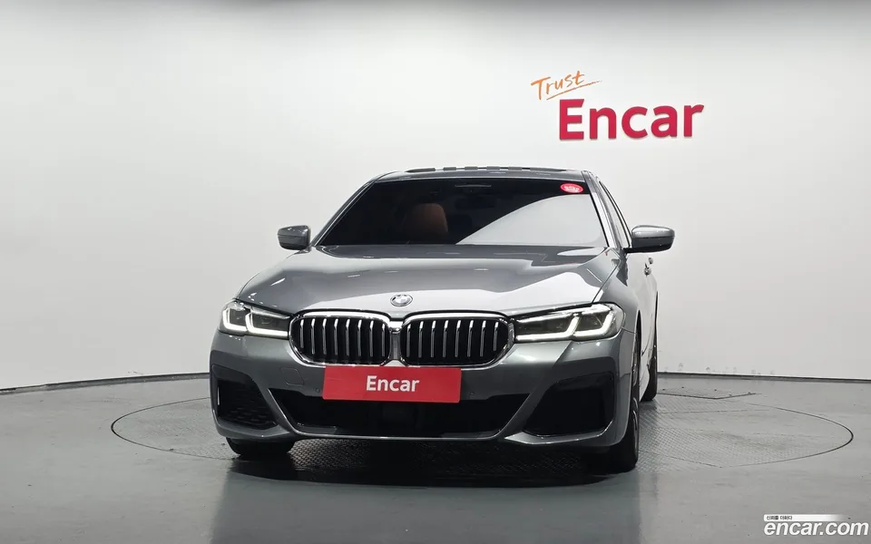 BMW 5 Series 520i M 2022 — thumbnail 3