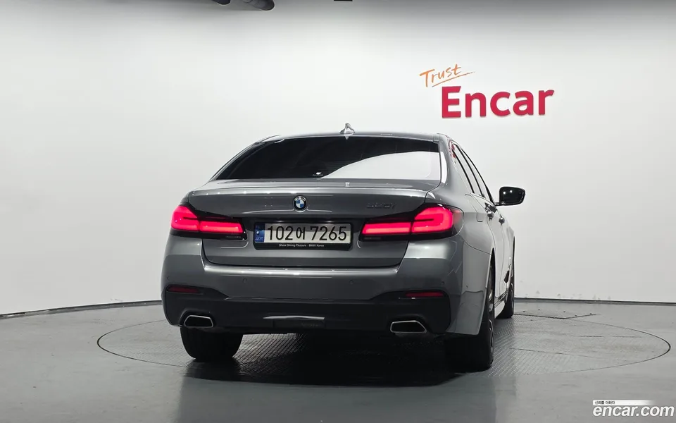 BMW 5 Series 520i M 2022 — thumbnail 4