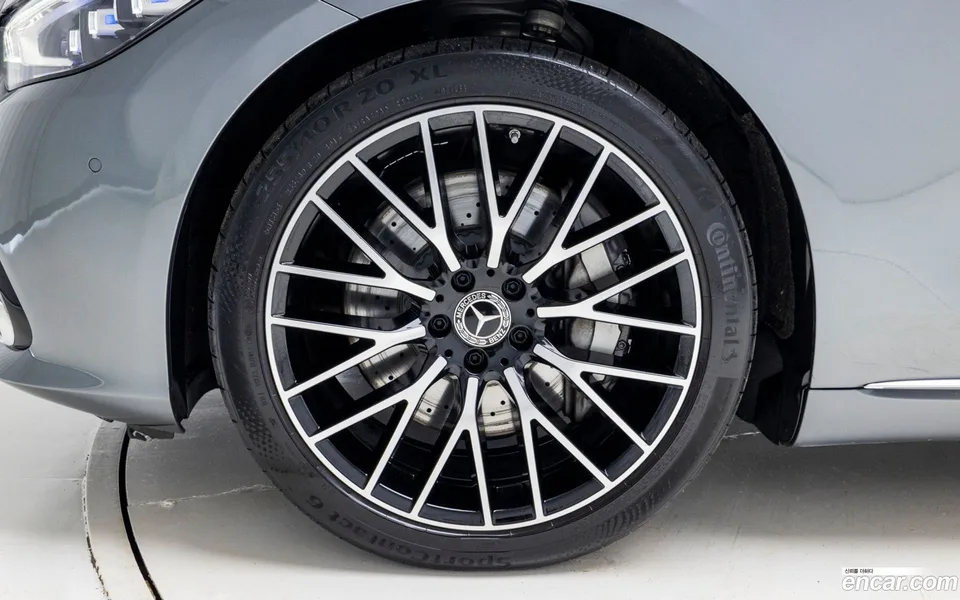 Mercedes-Benz S-Class S580L 4MATIC 2025 — thumbnail 2