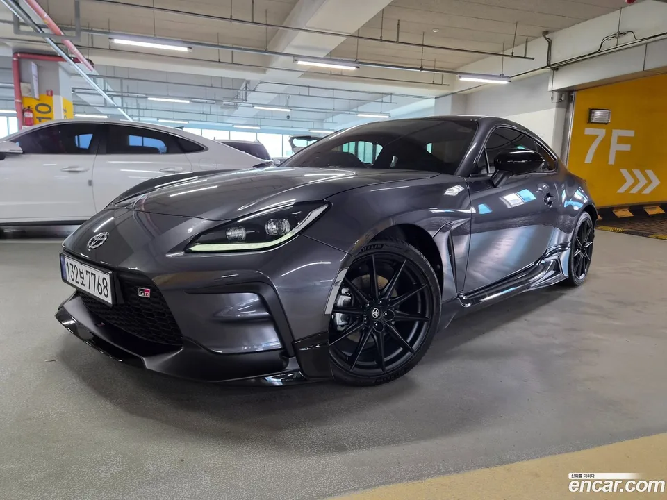 Toyota GR86 2.4 2024 — photo 1, buy with delivery to Moscow