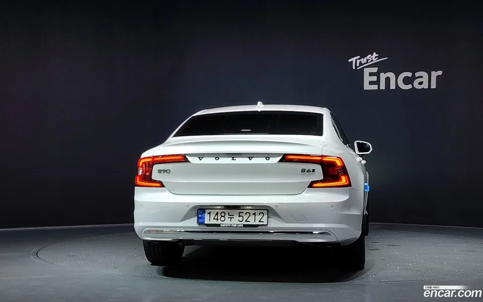 Volvo S90 B6 AWD 2024 — thumbnail 4