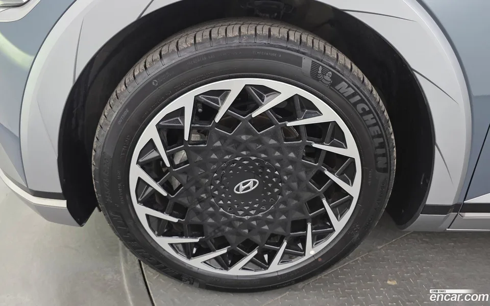 Hyundai Ioniq 5 2024 — thumbnail 2