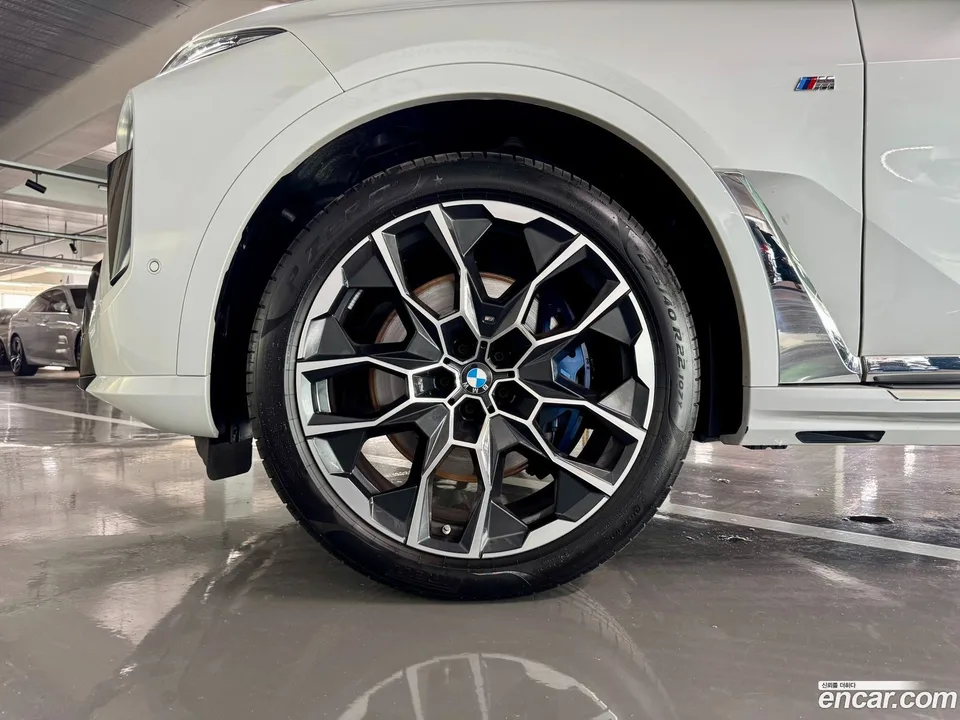 BMW X7 xDrive 40i M 6 2025 — thumbnail 2