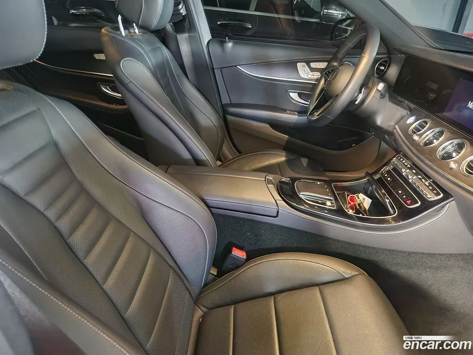 Mercedes-Benz E-Class E250 2022 — thumbnail 3