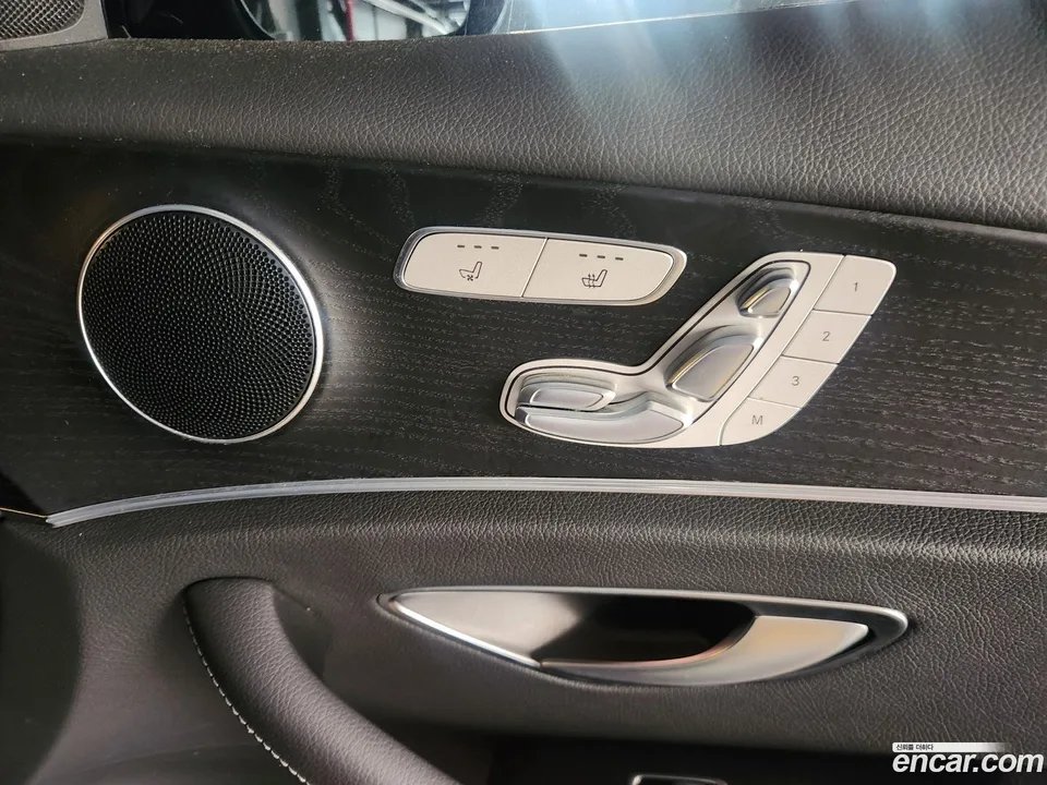Mercedes-Benz E-Class E250 2022 — thumbnail 4