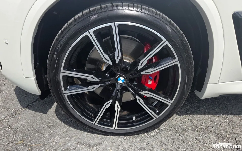 BMW X5 M60i 2025 — thumbnail 2