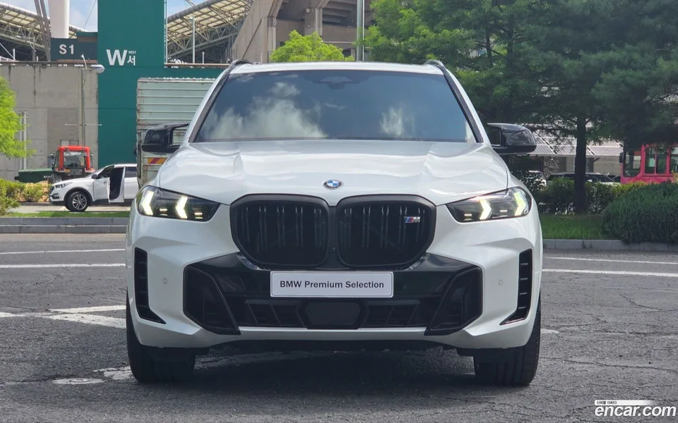 BMW X5 M60i 2025 — thumbnail 3