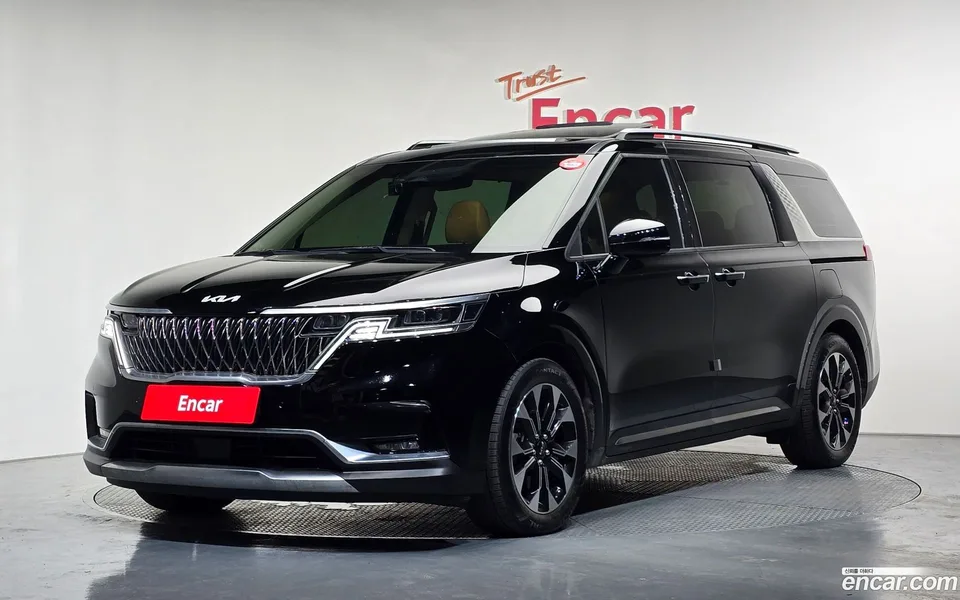 Kia Carnival 9 2023 — photo 1, buy with delivery to Moscow