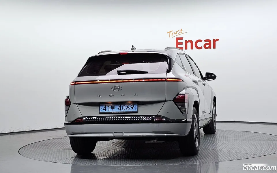 Hyundai Kona Electric 2023 — thumbnail 4