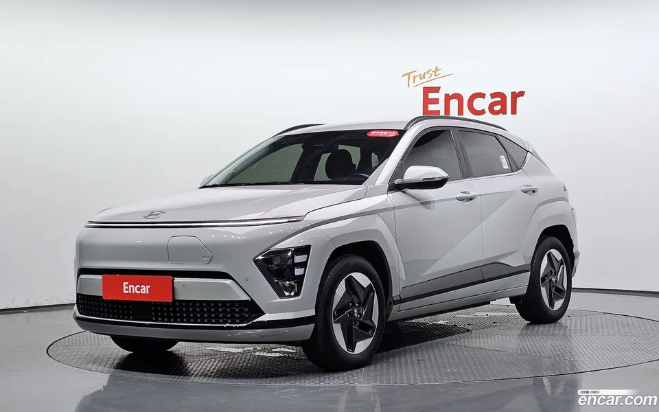 Hyundai Kona Electric 2023 — photo 1, buy with delivery to Moscow