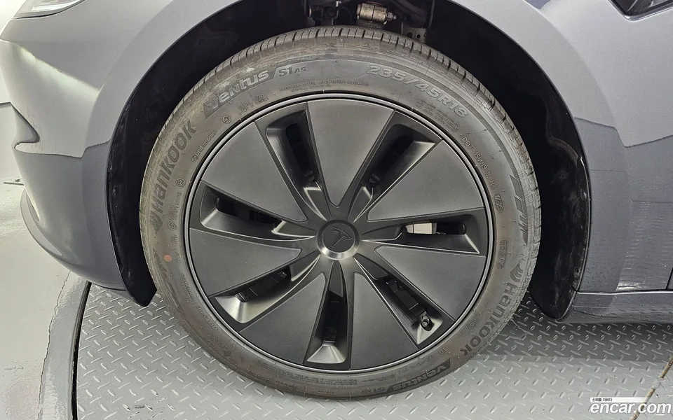 Tesla Model 3 RWD 2025 — thumbnail 2