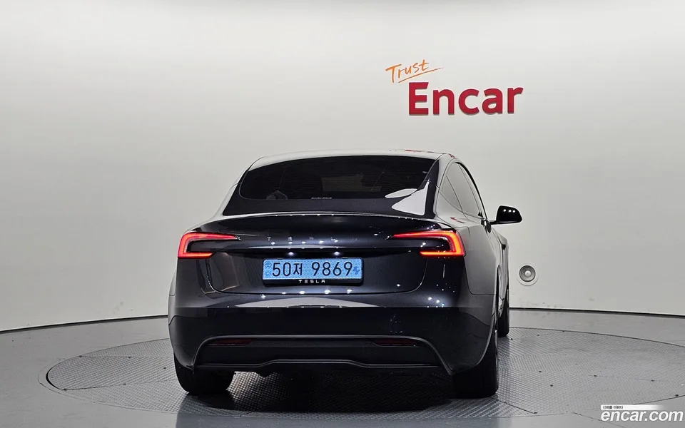 Tesla Model 3 RWD 2025 — thumbnail 4