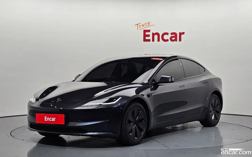 Tesla Model 3 RWD 2025 — photo 1, buy with delivery to Moscow