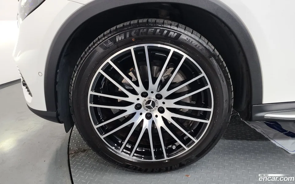 Mercedes-Benz GLC-Class GLC220 d 4MATIC 2023 — thumbnail 2