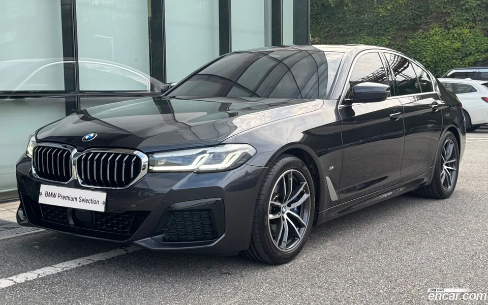 BMW 5 Series 520i M 2023 — photo 1, buy with delivery to Moscow