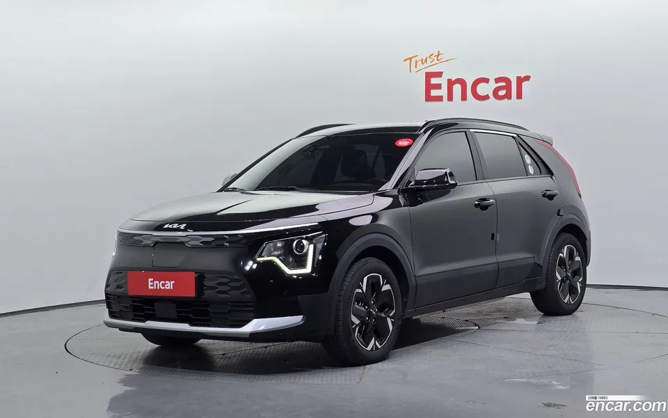 Kia Niro EV 2023 — photo 1, buy with delivery to Moscow