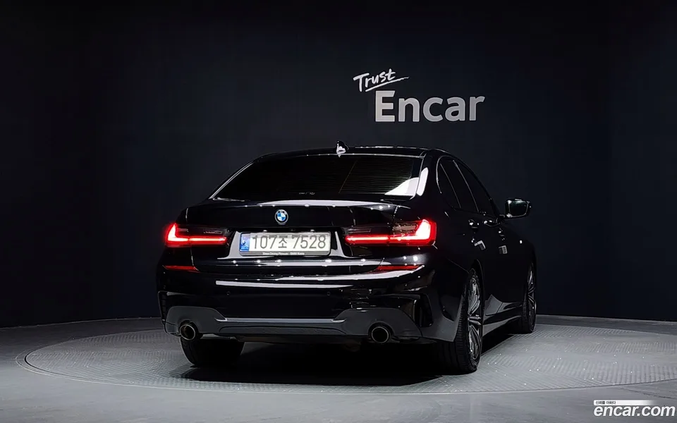 BMW 3 Series 320i M 2022 — thumbnail 4