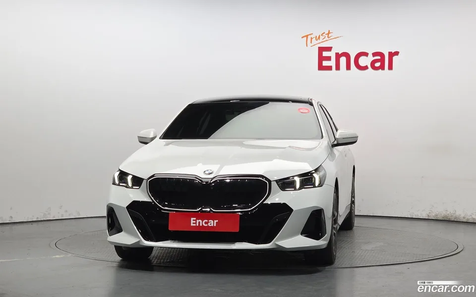 BMW 5 Series 520i M 2026 — thumbnail 3