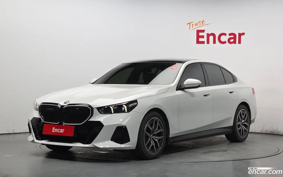 BMW 5 Series 520i M 2026 — photo 1, buy with delivery to Moscow
