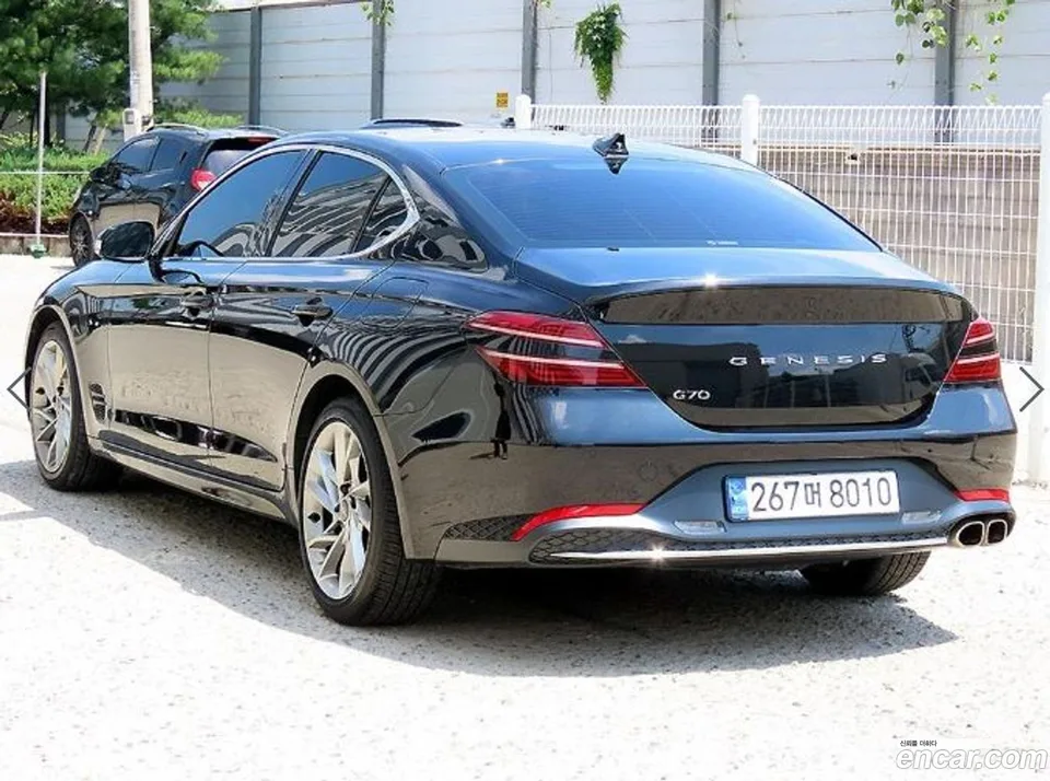 Genesis G70 2.0T 2WD 2023 — thumbnail 3