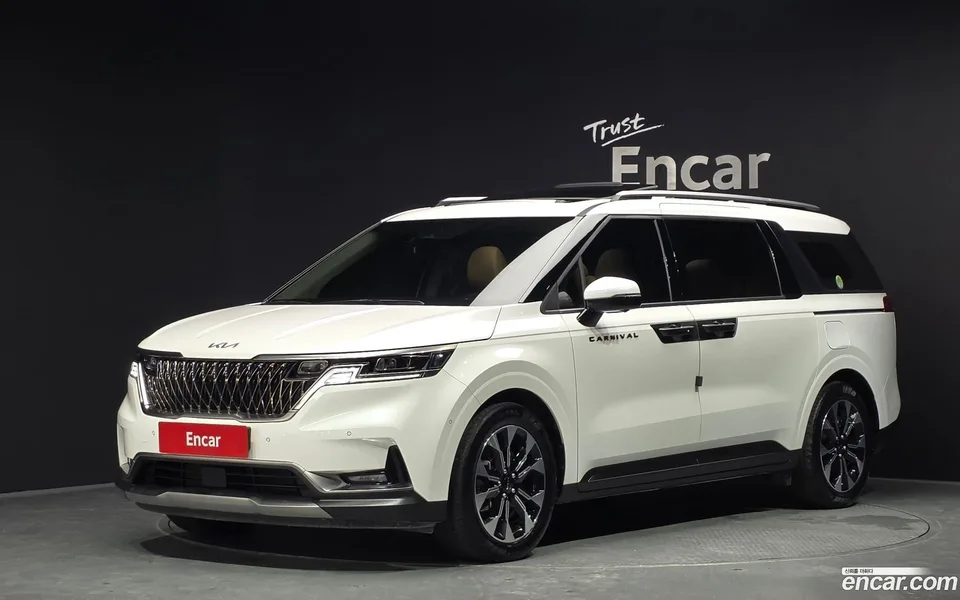 Kia Carnival 9 2022 — photo 1, buy with delivery to Moscow