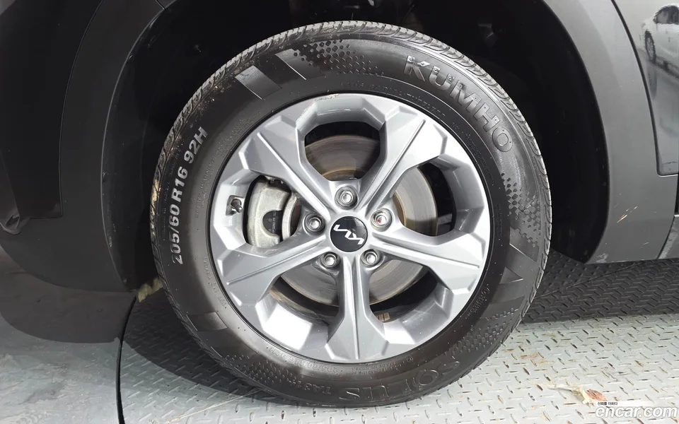 Kia Seltos 1.6 2WD 2023 — thumbnail 2