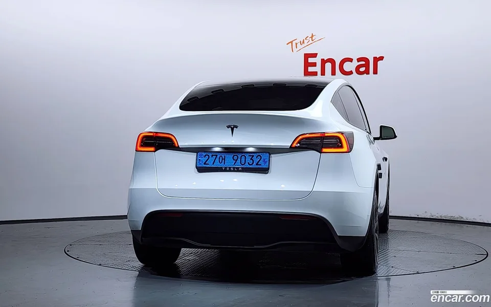 Tesla Model Y RWD 2024 — thumbnail 4
