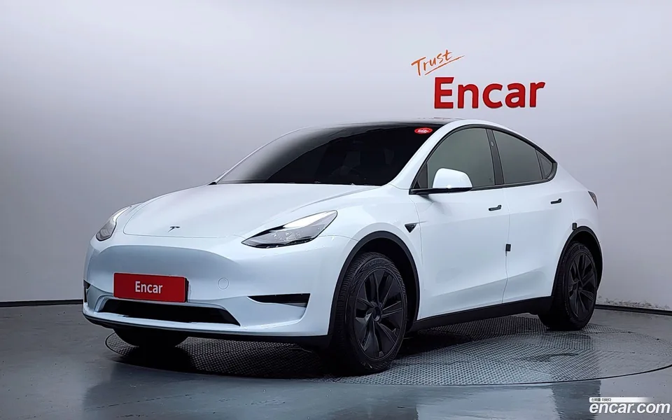 Tesla Model Y RWD 2024 — photo 1, buy with delivery to Moscow