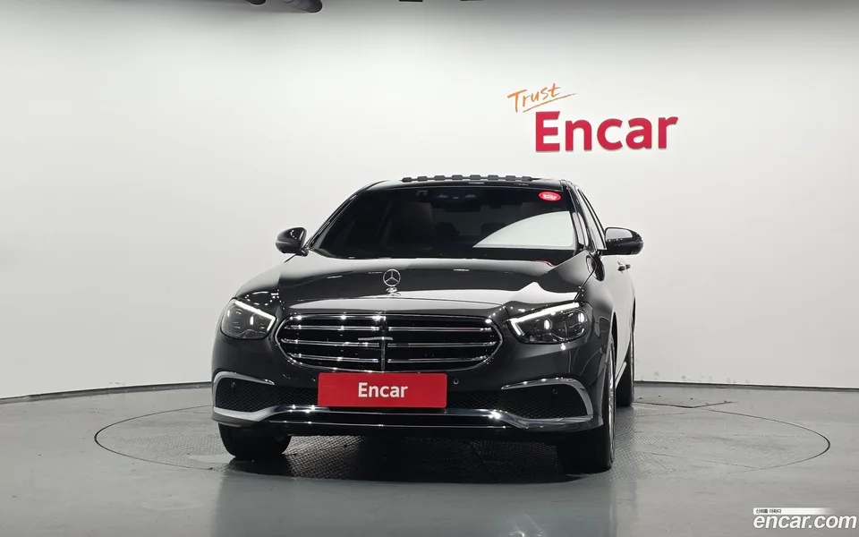 Mercedes-Benz E-Class E220d 4MATIC 2023 — thumbnail 3