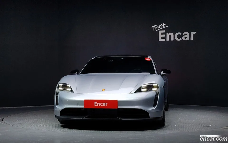 Porsche Taycan 2023 — thumbnail 3