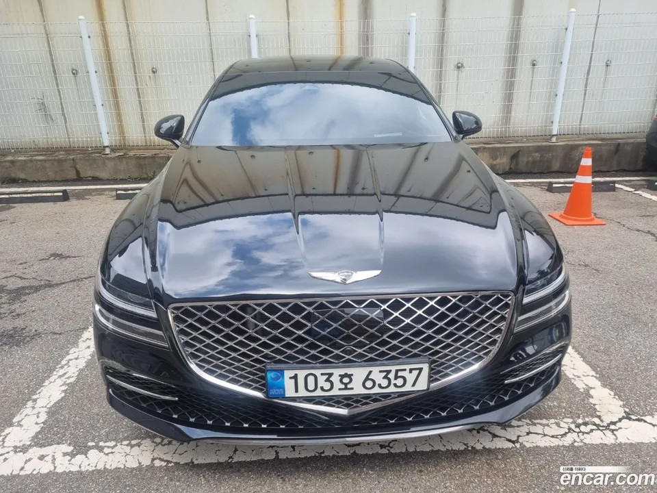 Genesis G80 3.5 AWD 2023 — photo 1, buy with delivery to Moscow