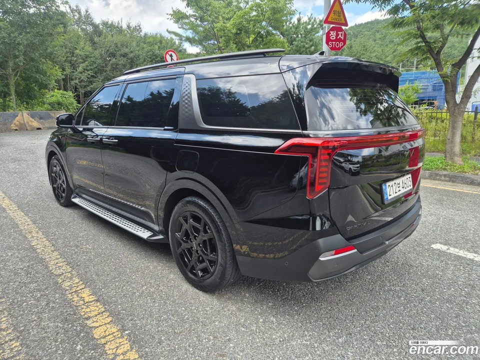 Kia Carnival 9 2024 — thumbnail 3
