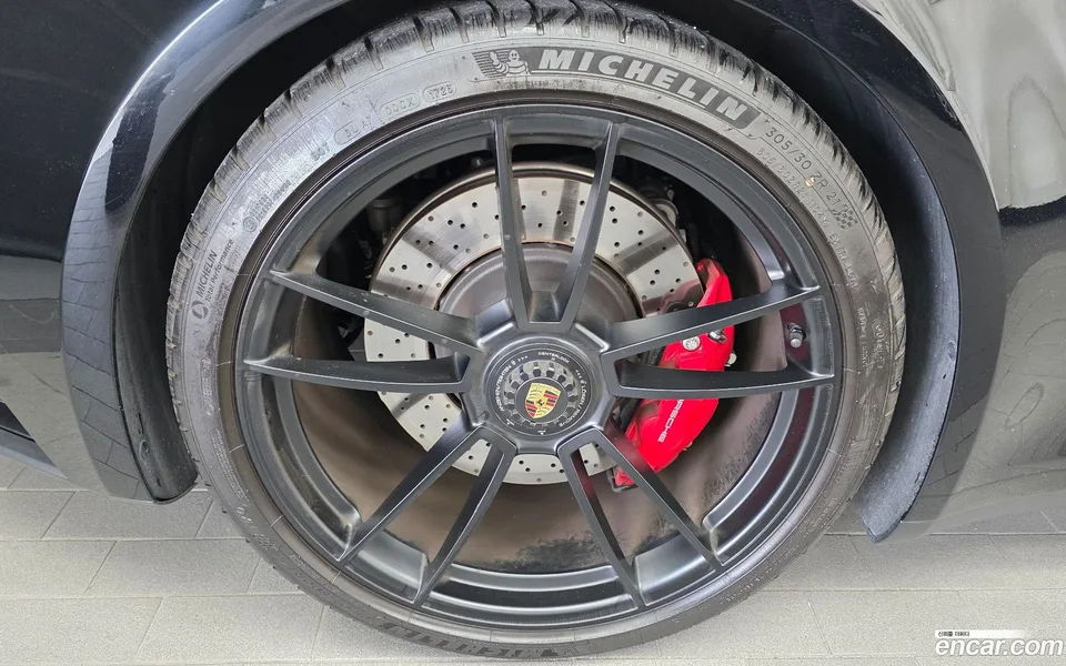 Porsche 911 (992) GTS 2023 — thumbnail 2