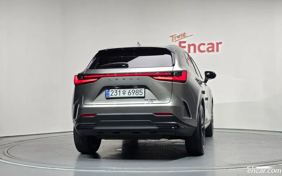 Lexus NX 350h 2023 — thumbnail 4