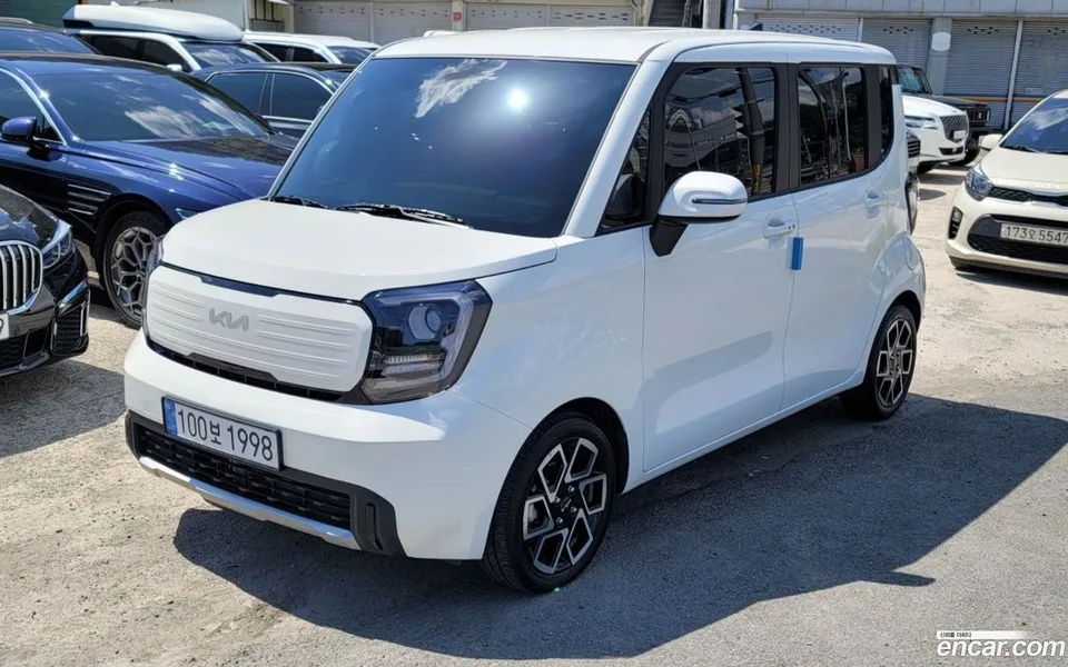 Kia Ray 2023 — photo 1, buy with delivery to Moscow