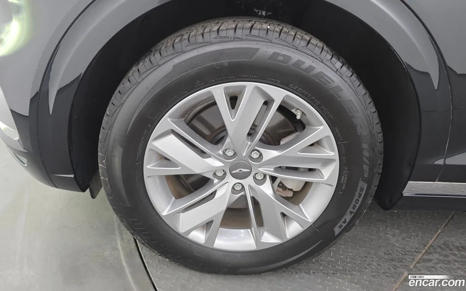 Genesis GV70 2.5T 2WD 2024 — thumbnail 2