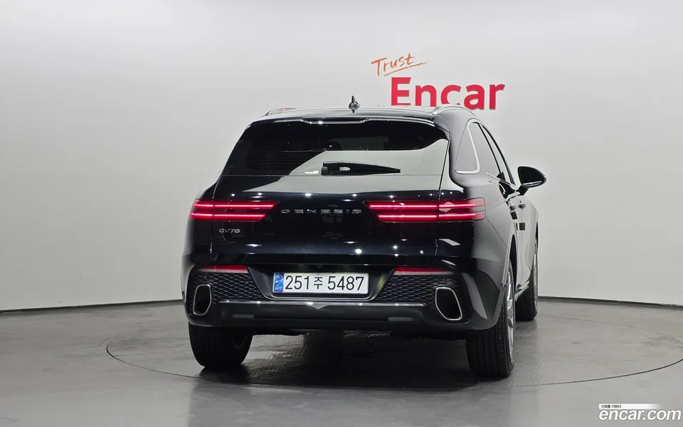 Genesis GV70 2.5T 2WD 2024 — thumbnail 4