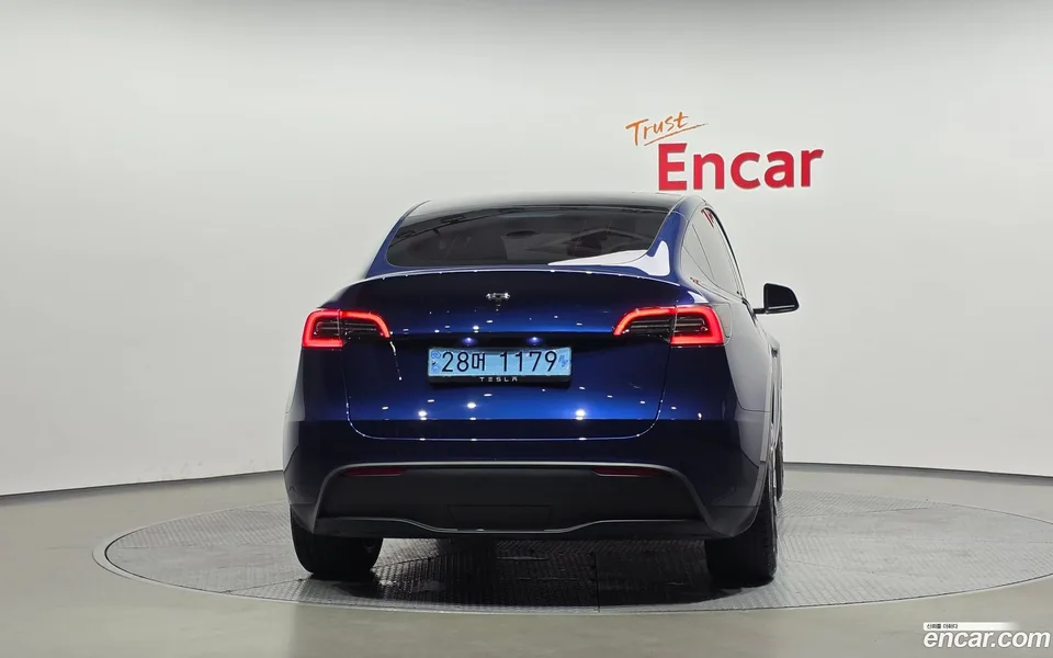 Tesla Model Y RWD 2024 — thumbnail 4