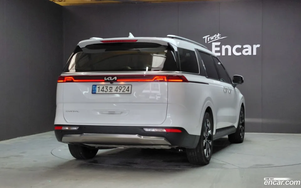 Kia Carnival 9 2022 — thumbnail 4