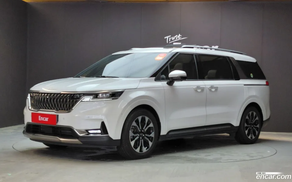 Kia Carnival 9 2022 — photo 1, buy with delivery to Moscow