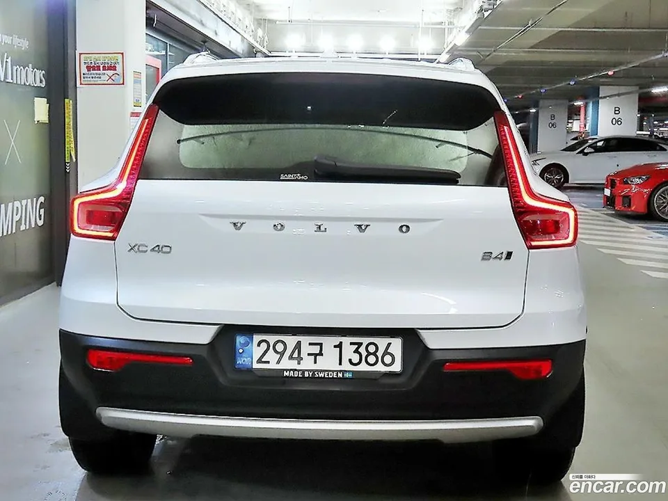 Volvo XC40 B4 2022 — thumbnail 2
